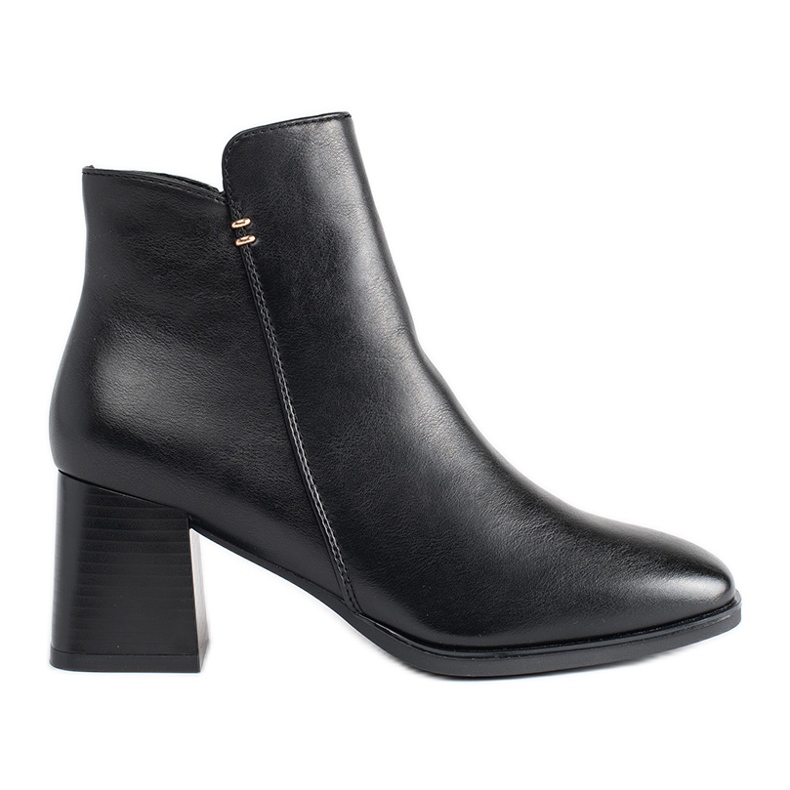 Botines negros de tacón para mujer.