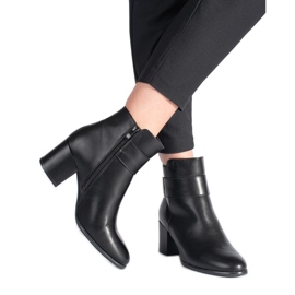 Botines negros clásicos y elegantes de Sergio Leone Botines negros clásicos y elegantes de Sergio Leone