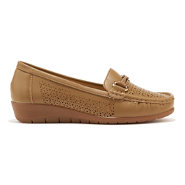 Mocasines beige calados con cuña baja