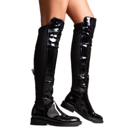Botas largas de charol negro confeccionadas en ecopiel Polmapina Botas largas de charol negro confeccionadas en ecopiel Polmapina
