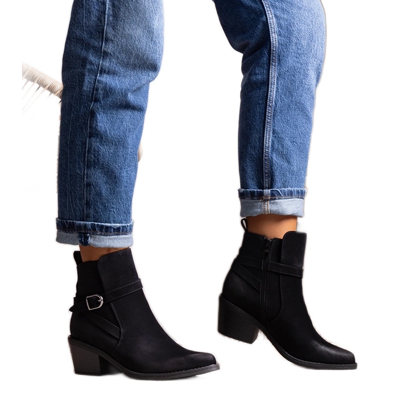 Los botines negros de tacón de Mihaela Los botines negros de tacón de Mihaela