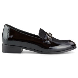 Zapatos clásicos de mujer charol negro.