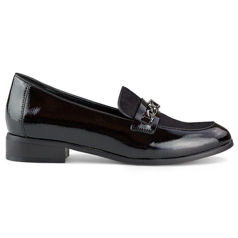 Zapatos clásicos de mujer charol negro. Zapatos clásicos de mujer charol negro.