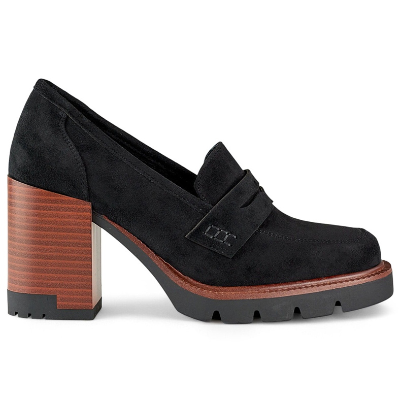 Mocasines negros de tacón para mujer.