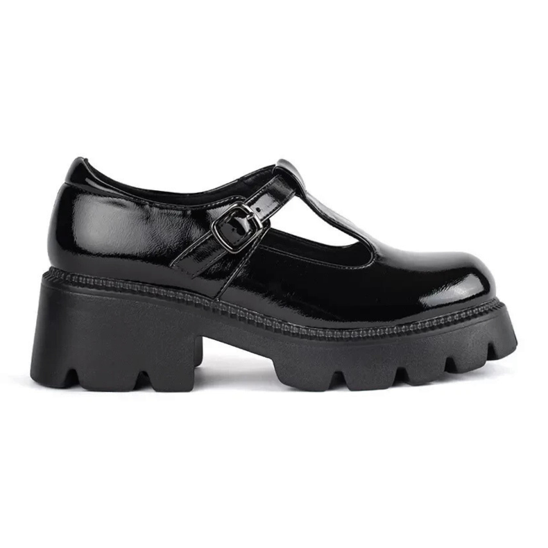 Zapatos de mujer charol negro con plataforma.