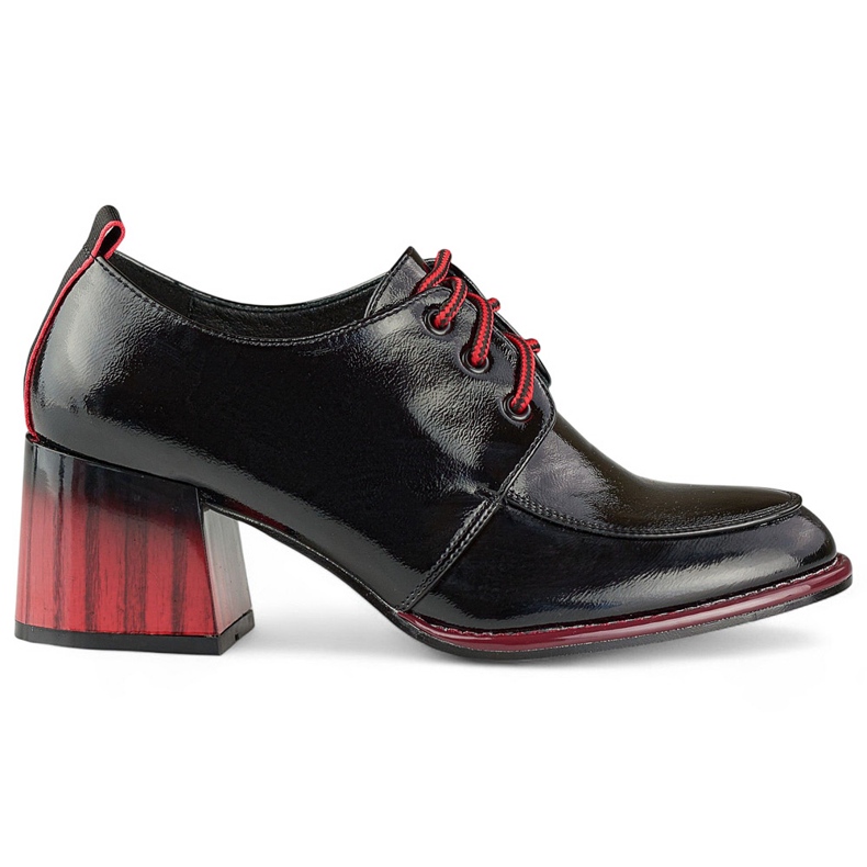 Botines negros lacados con tacón rojo, zapatos elegantes de mujer.