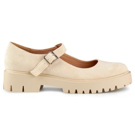 Zapatos mujer ante beige con cierre de hebilla