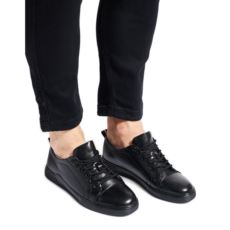 Zapatillas deportivas negras para hombre. negro