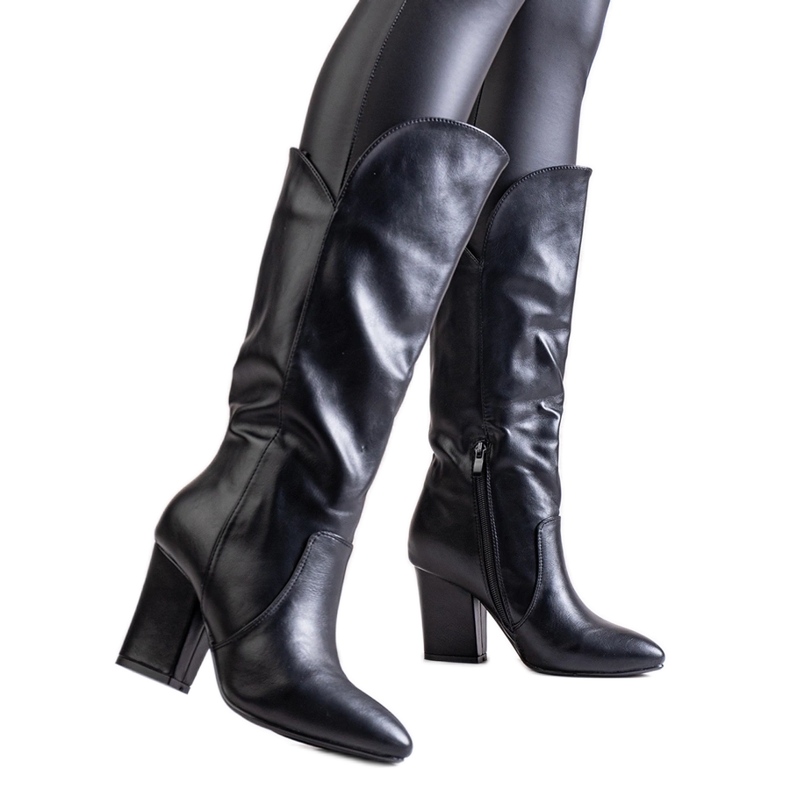 Botas negras de tacón confeccionadas en ecopiel Amare. negro