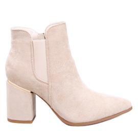 Croix Botas de tacón alto con punta almendra en beige