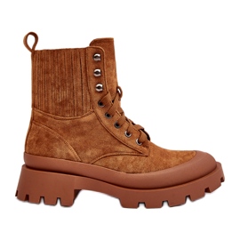 Botas aisladas encaje para mujeres -up mujeres camello marrón