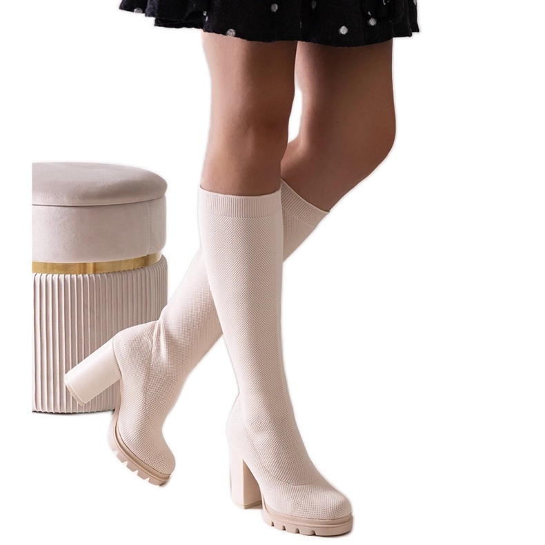 Botas slip-on de tacón Saria beige Botas slip-on de tacón Saria beige