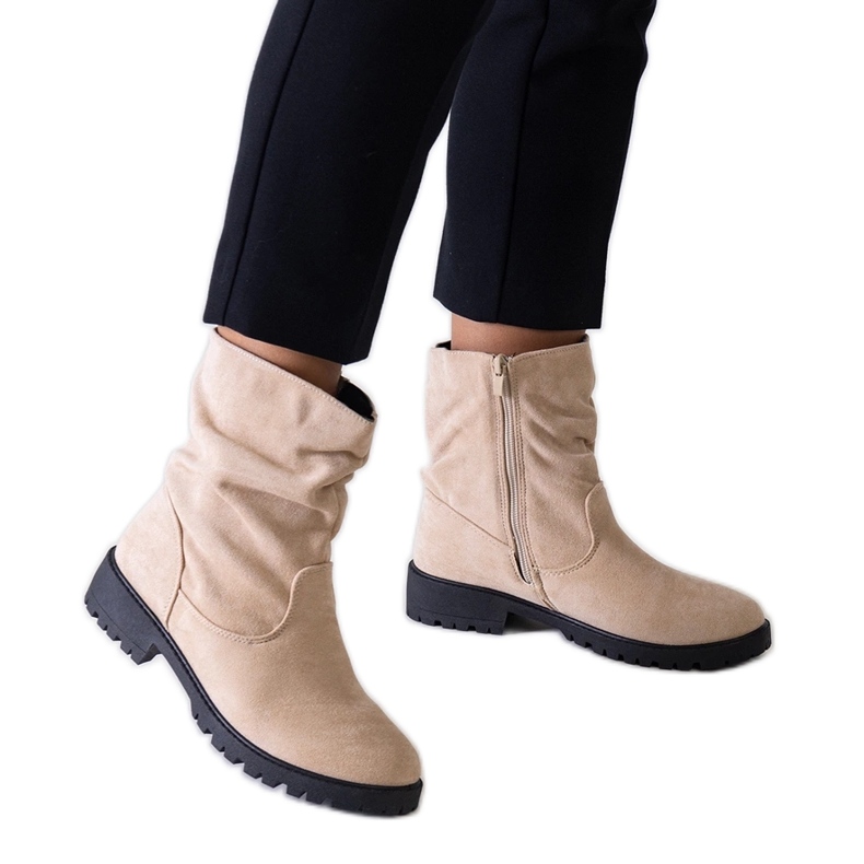 Botines beige con volantes en ante ecológico Hinda Botines beige con volantes en ante ecológico Hinda