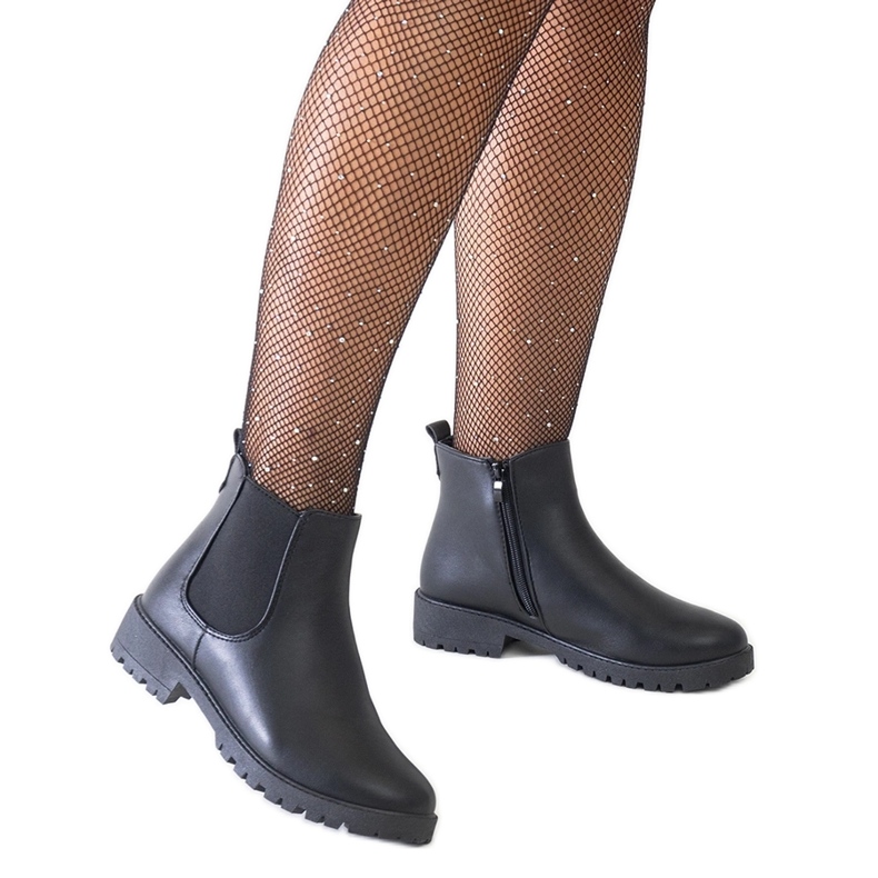 Botín casual clásico negro confeccionado en ecopiel Salara Botín casual clásico negro confeccionado en ecopiel Salara