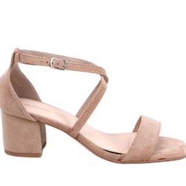 Sandalias caqui tacón bajo beige