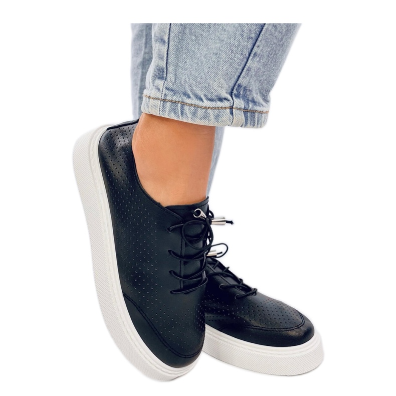 Zapatillas negras caladas negro