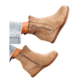 Botín cuña caqui cremallera dorada beige