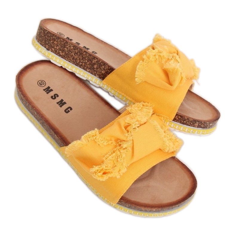 Chanclas de mujer con suela de corcho. amarillo Chanclas de mujer con suela de corcho. amarillo