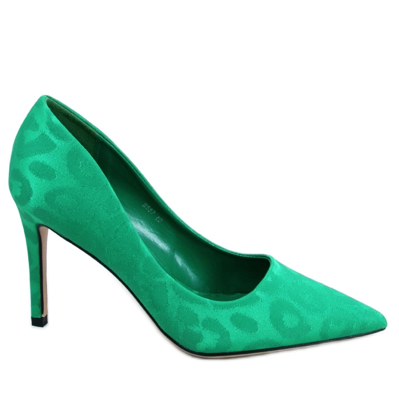 Tacones altos de mujer verdes.