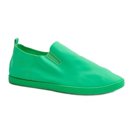 Zapatillas verdes de mujer.