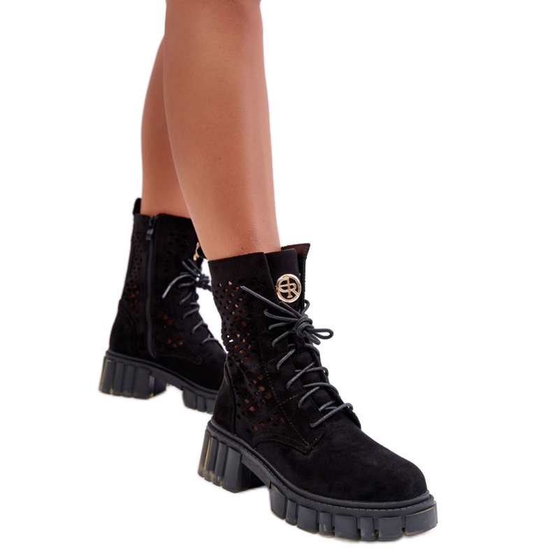 Botines negros calados de mujer