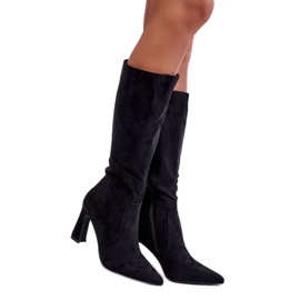 Botas de tacón de ante negro Botas de tacón de ante negro