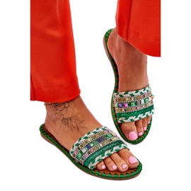 Chanclas adornos verdes