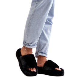 Zapatillas de pelo de mujer negras. negro