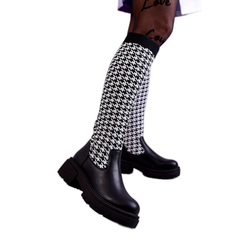 Botas de mujer únicas con tela. negro