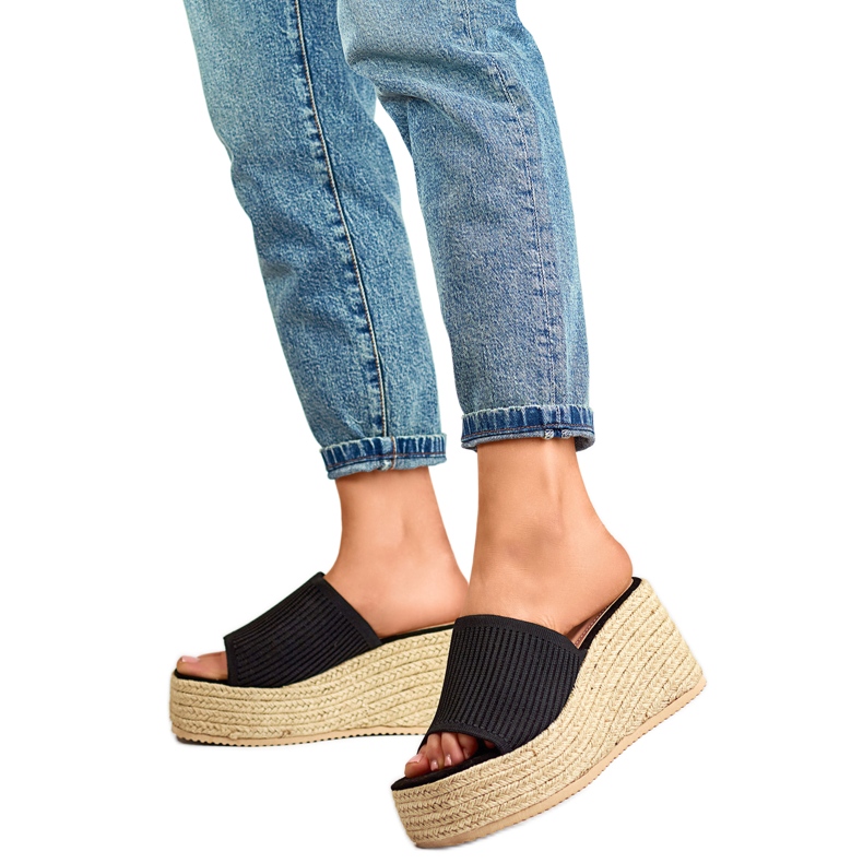 Chanclas cuña alta 7237B negro