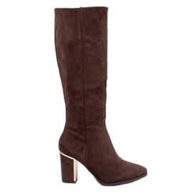 Botas clásicas de tacón alto de Arlena Brown marrón