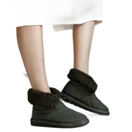 Botas de nieve aislantes verdes con puño Caellita negro