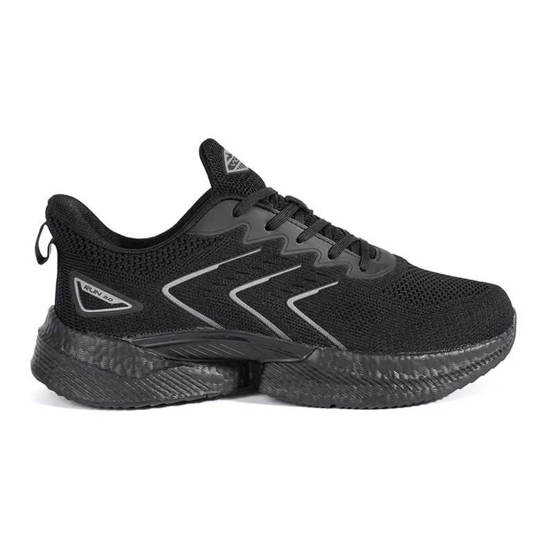 Vico Deportivas ligeras negras con cordones. negro