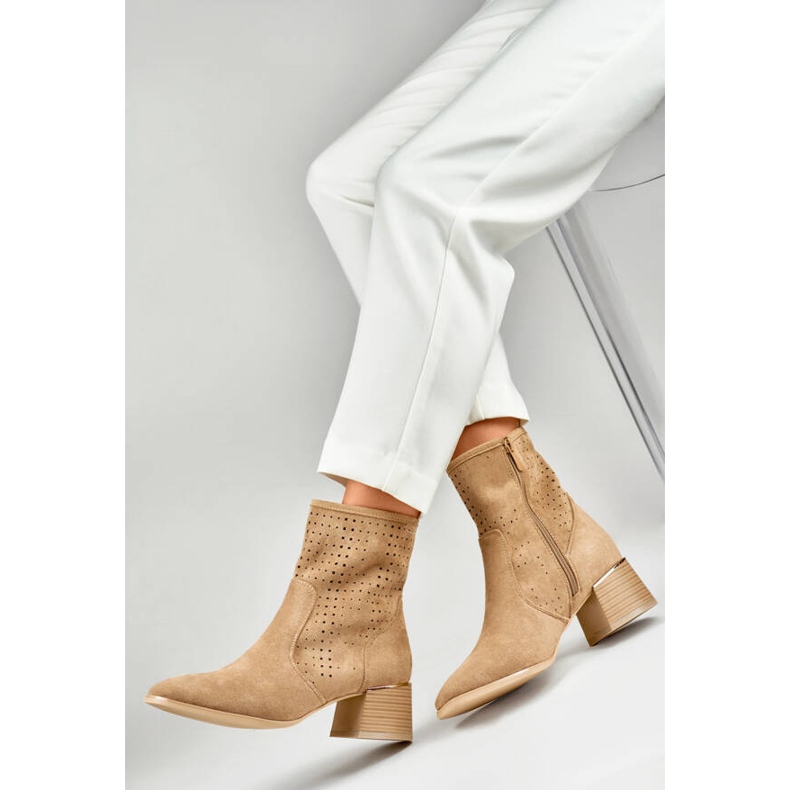 Botines mujer calados beige RQ468KH