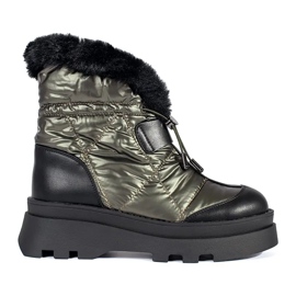 Seastar Botas de nieve de mujer verdes con pelo negro en la plataforma.