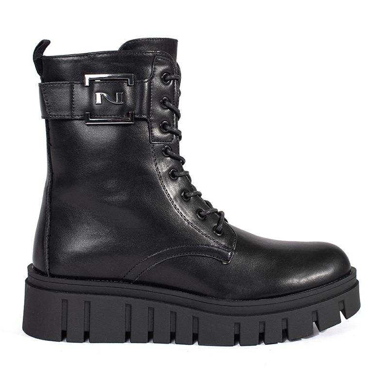 Seastar Botines negros con cordones en la plataforma. Seastar Botines negros con cordones en la plataforma.