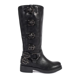 Botas negras de tacón bajo con hebillas. negro