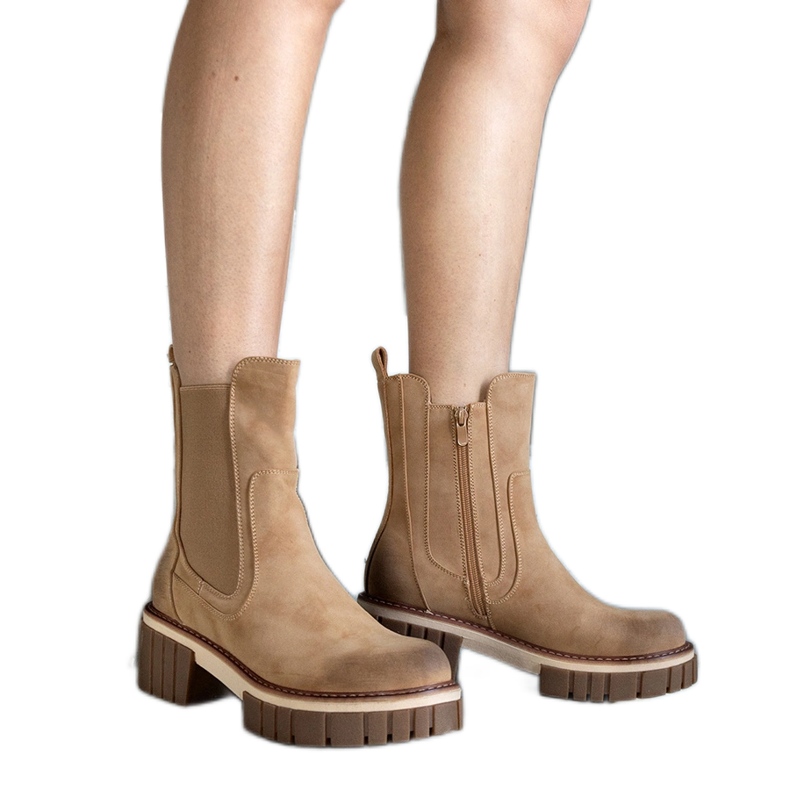 Botas de plataforma masivas beige con abrasiones de Sholla Botas de plataforma masivas beige con abrasiones de Sholla