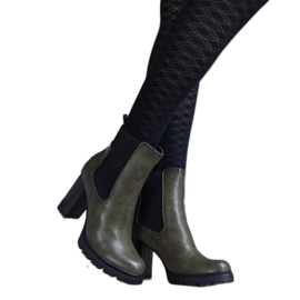 Botines slip-on verdes confeccionados en ecopiel Motena