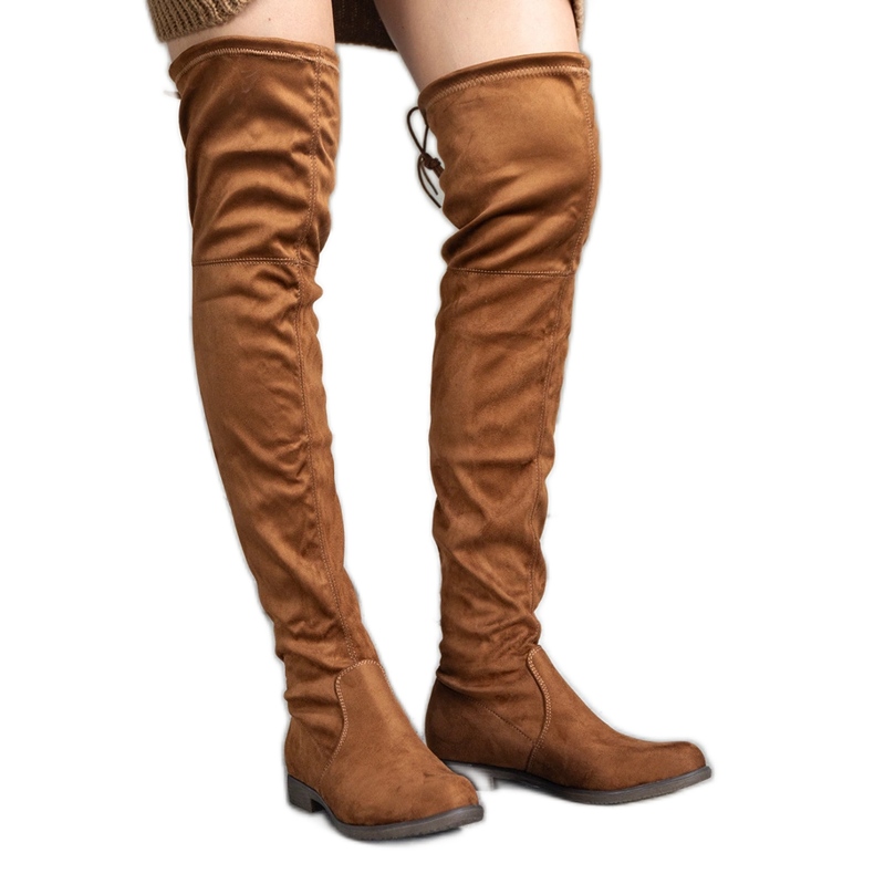 Botas largas marrones con plataforma fabricadas en ante ecológico Hallora marrón Botas largas marrones con plataforma fabricadas en ante ecológico Hallora marrón