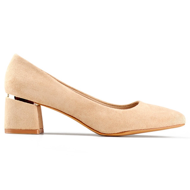 Salón tacón bajo ante beige, zapatos cómodos de mujer beige