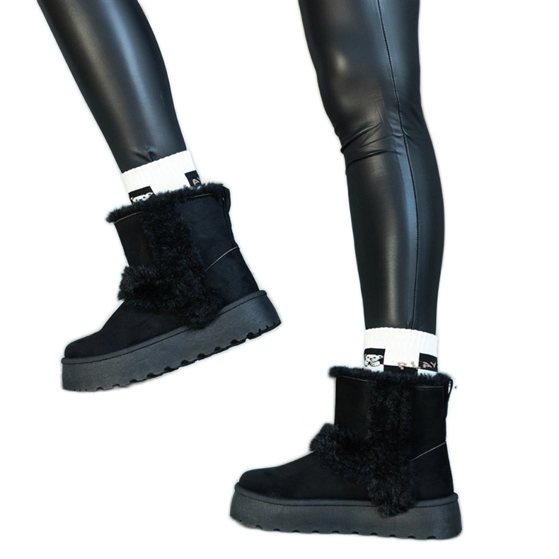 Botas de nieve con plataforma de ante ecológico negras decoradas con piel de Peters negro