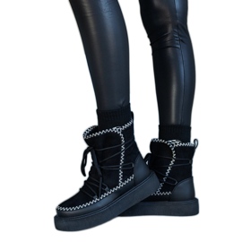 Botas de nieve de plataforma negras con cordones decoradas con bordado Mckenzie negro