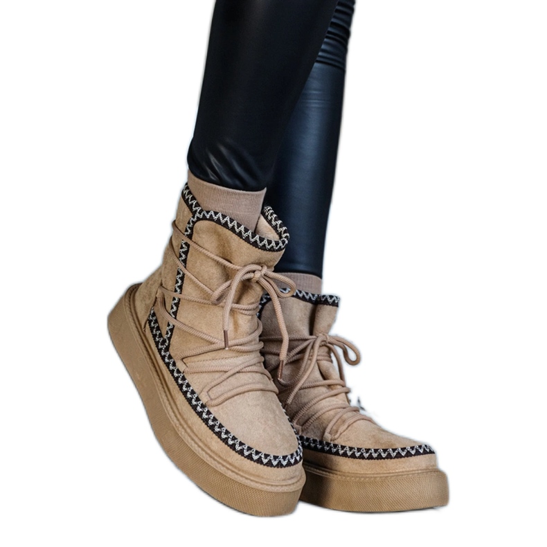 Botas de nieve con plataforma y cordones beige decoradas con bordado Mckenzie