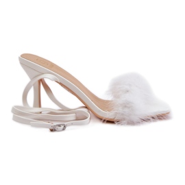 Sandalias blancas de tacón alto con plumas Emilettra blanco