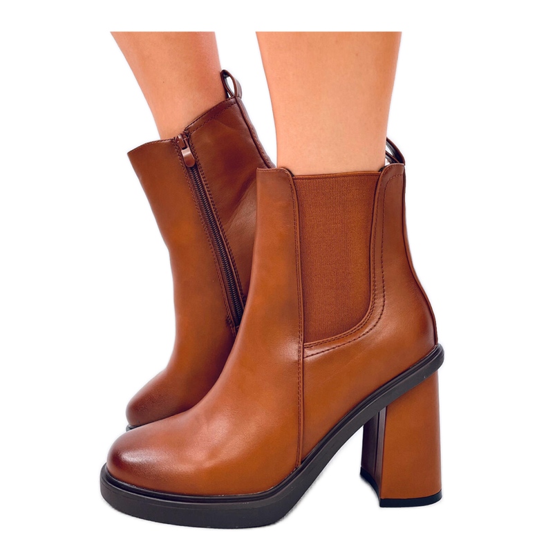 Botas Chelsea camel con tacón alto marrón Botas Chelsea camel con tacón alto marrón