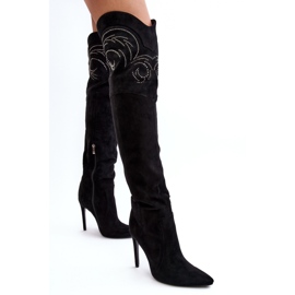 Modelo C-325 Botas negras negro
