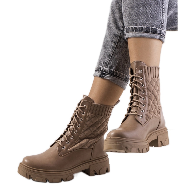 Botas de mujer marrones con parte superior tipo calcetín. marrón
