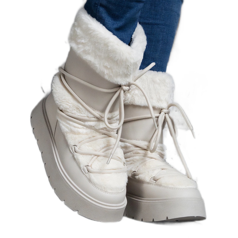 Botas de nieve sin cordones de mujer con aislamiento beige claro y decoradas con pelo