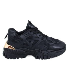 Deportivas de mujer negras con suela gruesa. negro